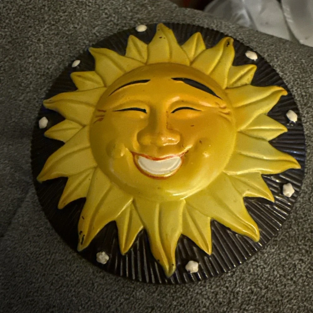 Plastic Smiling Sun Face Magnet Pre Owned 4.5